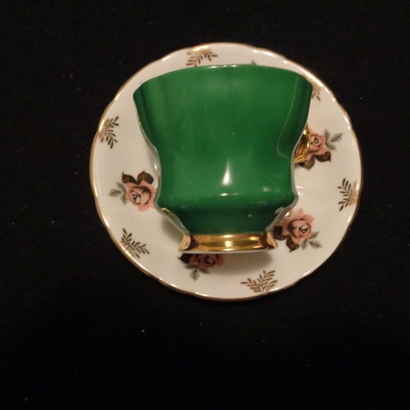 OLD MONEY ROYAL WINSOR FINE BONE CHINA GREEN FLORALS CUP & SAUCER - Picture 3 of 12